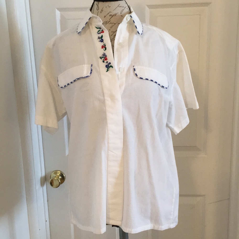 White short sleeve blouse